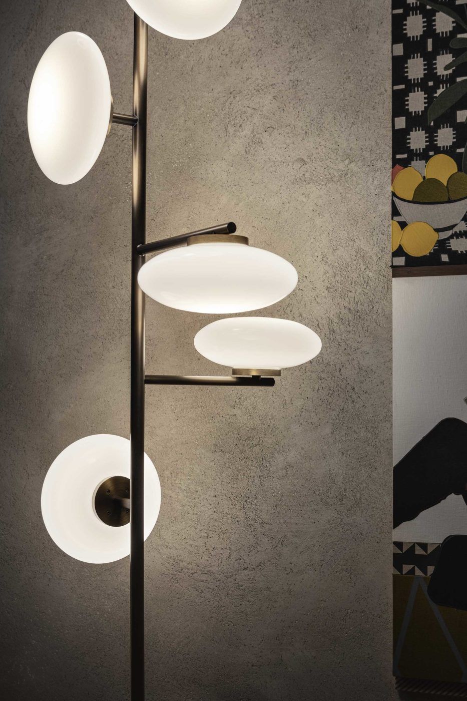 Martina Floor-to-Ceiling Light| Ivanka Lumiere